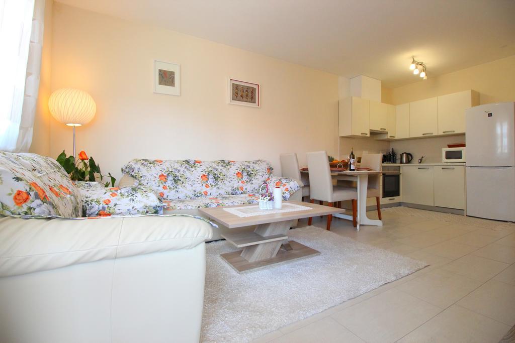Apartment Brigite โรวีน ภายนอก รูปภาพ